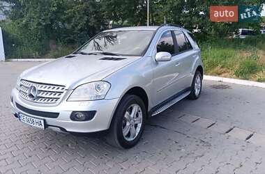 Позашляховик / Кросовер Mercedes-Benz M-Class 2006 в 