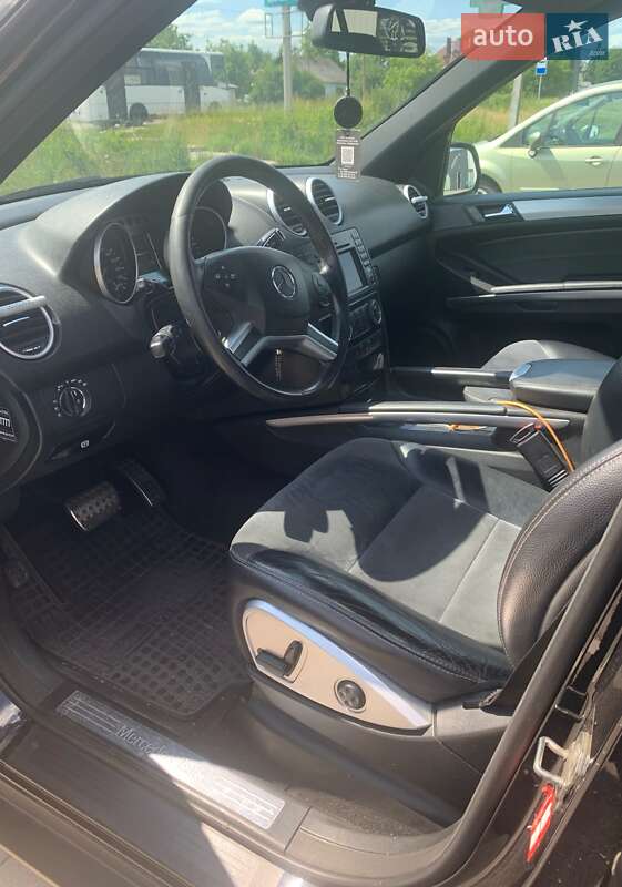 Позашляховик / Кросовер Mercedes-Benz M-Class 2010 в Луцьку