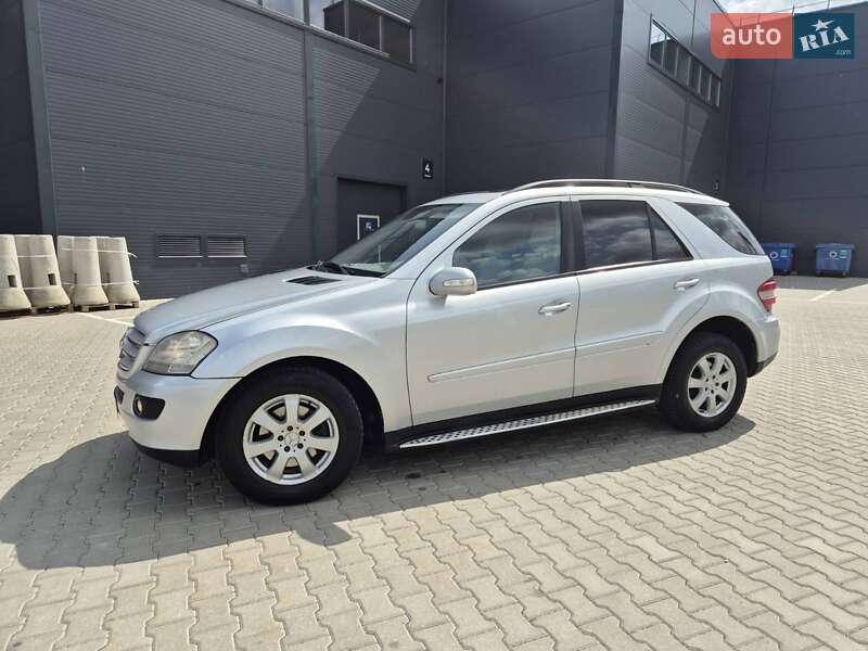 Mercedes-Benz M-Class 2009
