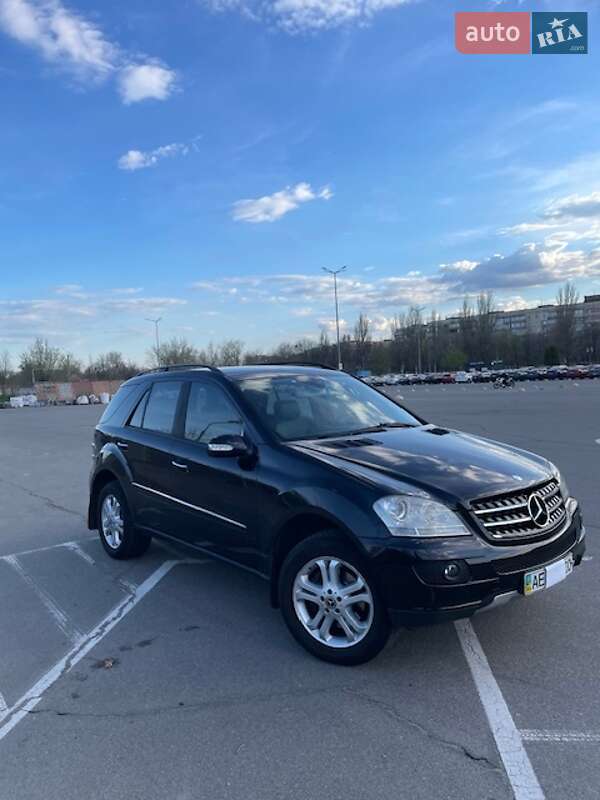 Внедорожник / Кроссовер Mercedes-Benz M-Class 2006 в Днепре фото 3 Внедорожник / Кроссовер Mercedes-Benz M-Class 2006 в Днепре