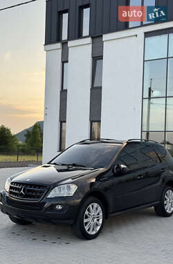 Позашляховик / Кросовер Mercedes-Benz M-Class 2010 в Хусті