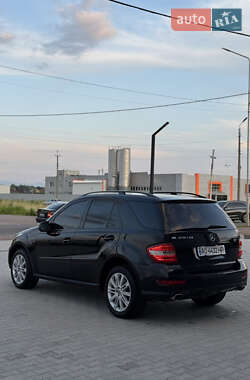 Внедорожник / Кроссовер Mercedes-Benz M-Class 2010 в 