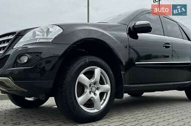 Позашляховик / Кросовер Mercedes-Benz M-Class 2009 в 