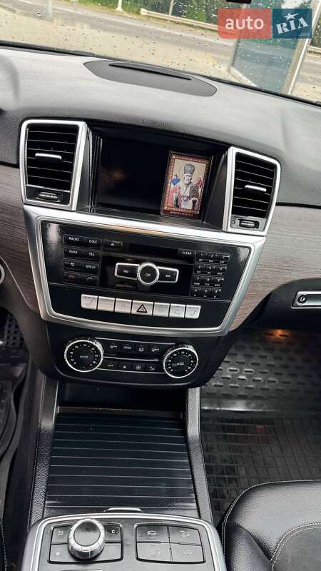 Внедорожник / Кроссовер Mercedes-Benz M-Class 2015 в Гайсине