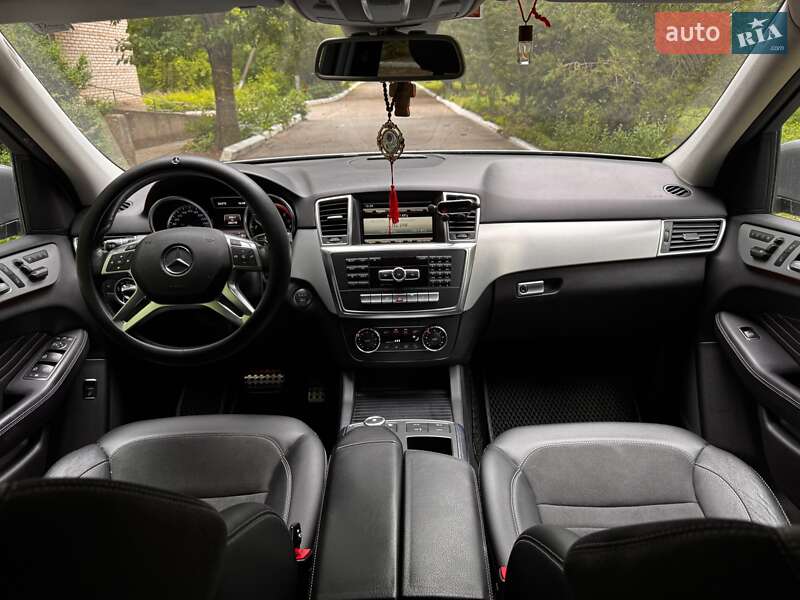 Внедорожник / Кроссовер Mercedes-Benz M-Class 2015 в Джулинке