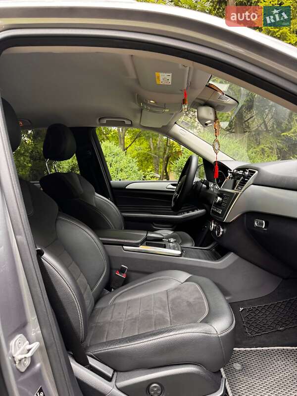 Внедорожник / Кроссовер Mercedes-Benz M-Class 2015 в Джулинке