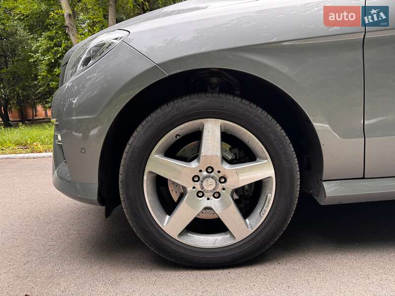 Внедорожник / Кроссовер Mercedes-Benz M-Class 2015 в Джулинке