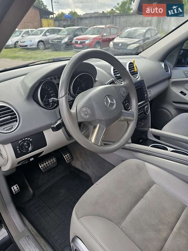 Внедорожник / Кроссовер Mercedes-Benz M-Class 2009 в Фастове