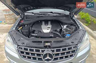 Внедорожник / Кроссовер Mercedes-Benz M-Class 2015 в 