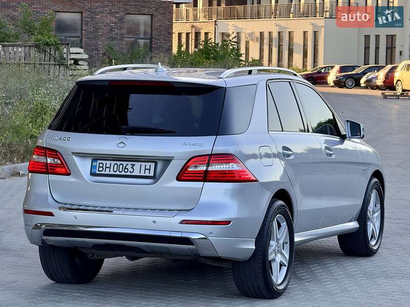 Позашляховик / Кросовер Mercedes-Benz M-Class 2015 в Одесі