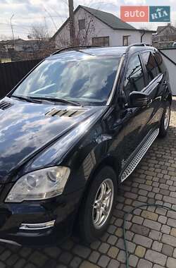 Внедорожник / Кроссовер Mercedes-Benz M-Class 2010 в 