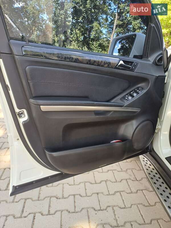 Внедорожник / Кроссовер Mercedes-Benz M-Class 2008 в Черновцах