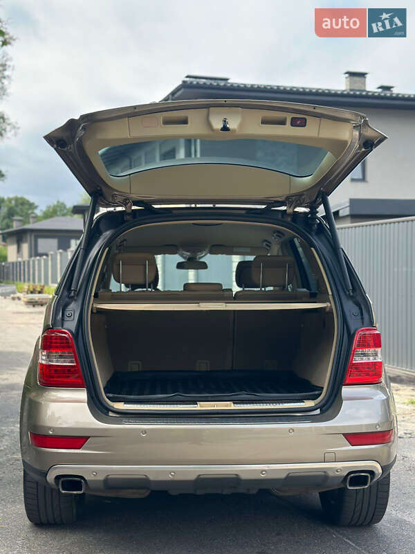 Позашляховик / Кросовер Mercedes-Benz M-Class 2009 в Києві