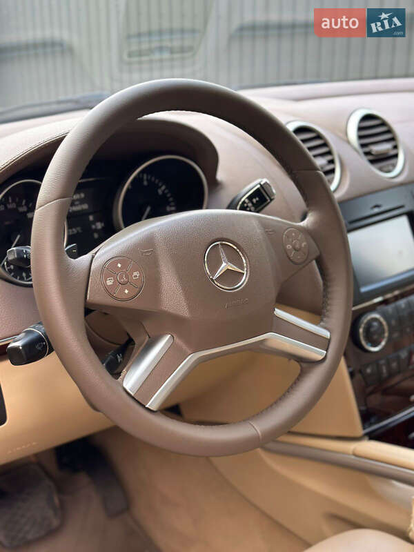 Позашляховик / Кросовер Mercedes-Benz M-Class 2009 в Києві