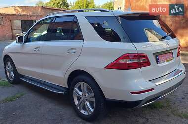 Внедорожник / Кроссовер Mercedes-Benz M-Class 2014 в 