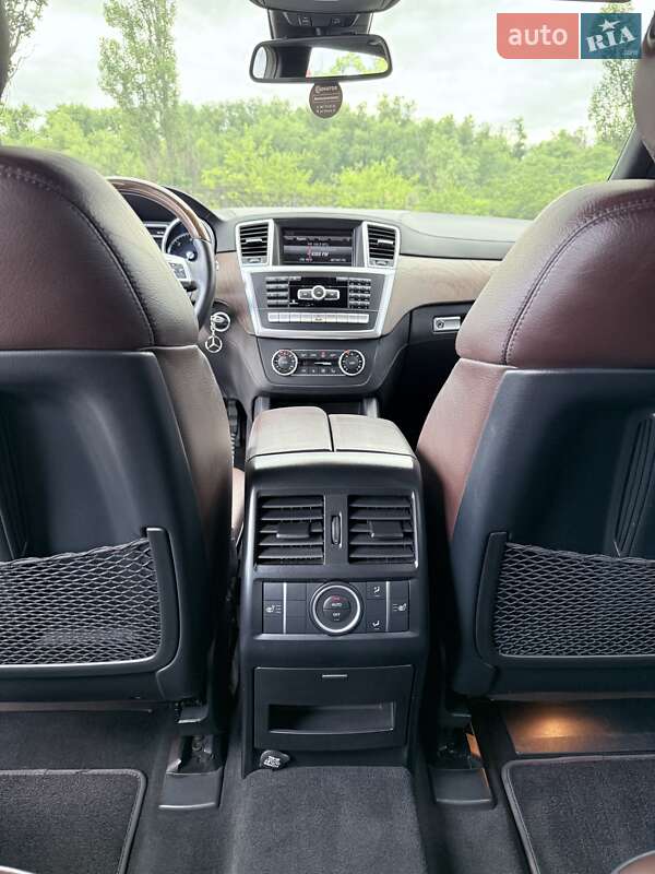 Внедорожник / Кроссовер Mercedes-Benz M-Class 2012 в Каменском