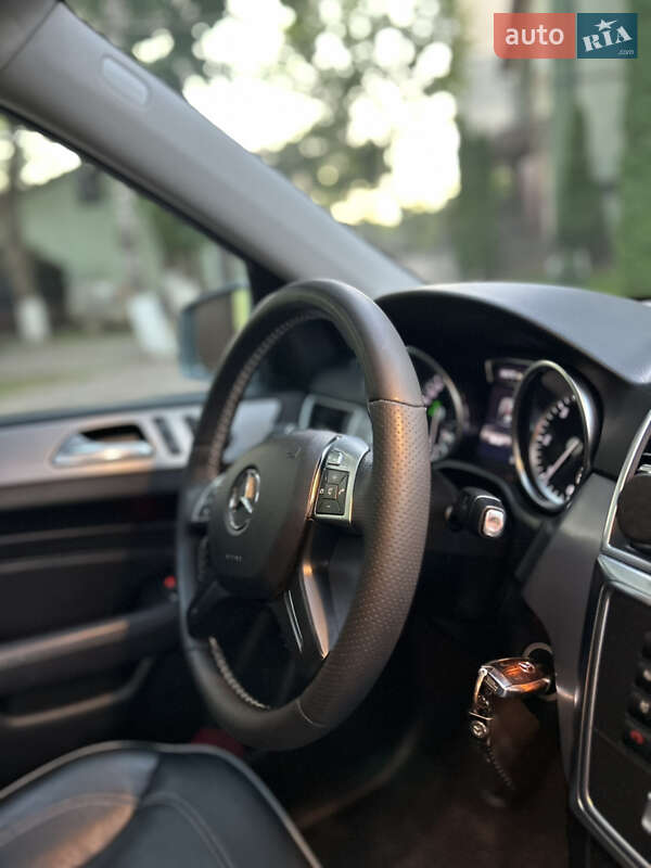 Внедорожник / Кроссовер Mercedes-Benz M-Class 2013 в Залещиках