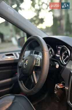 Внедорожник / Кроссовер Mercedes-Benz M-Class 2013 в 