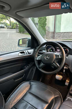 Внедорожник / Кроссовер Mercedes-Benz M-Class 2013 в 