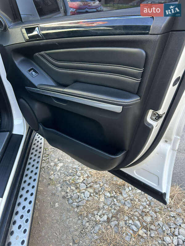 Внедорожник / Кроссовер Mercedes-Benz M-Class 2011 в Тернополе