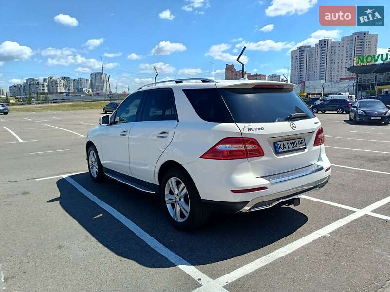 Позашляховик / Кросовер Mercedes-Benz M-Class 2015 в Києві