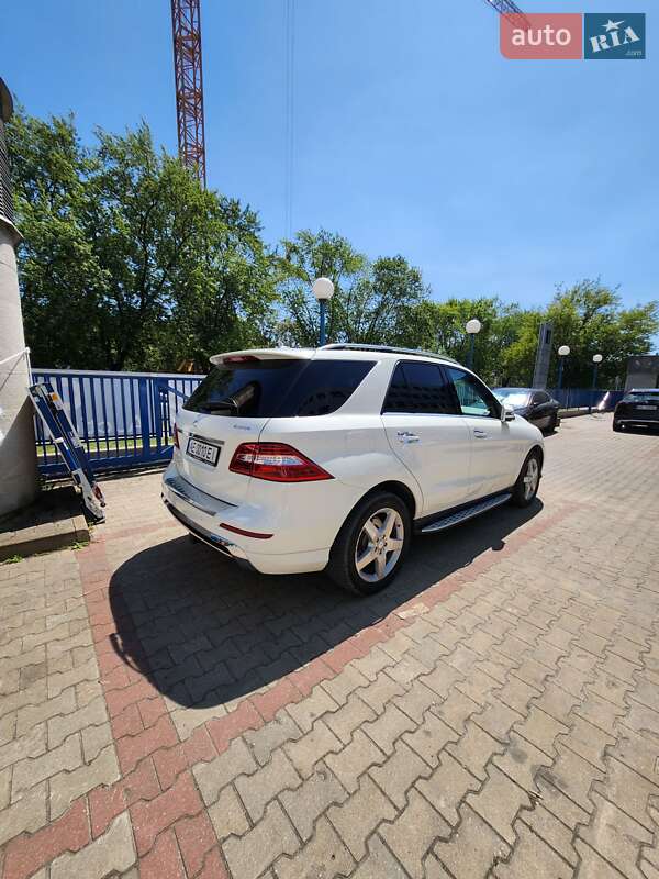 Внедорожник / Кроссовер Mercedes-Benz M-Class 2013 в Днепре