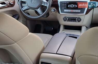 Внедорожник / Кроссовер Mercedes-Benz M-Class 2012 в 