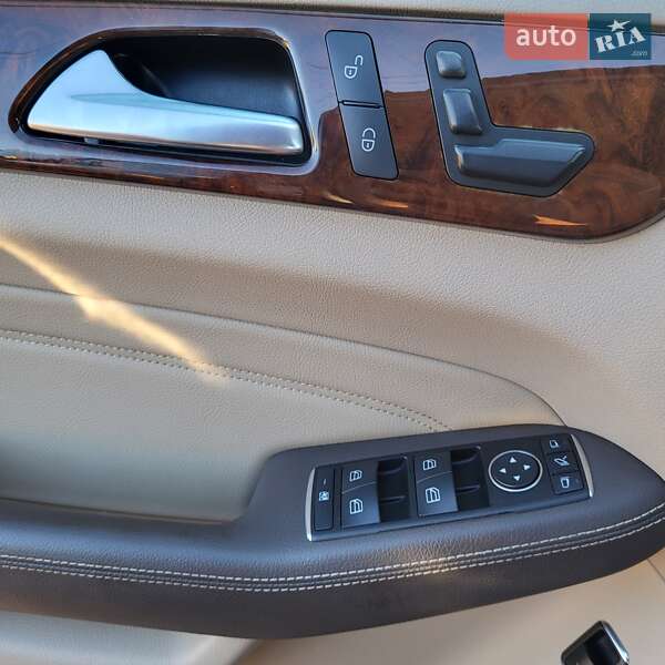 Внедорожник / Кроссовер Mercedes-Benz M-Class 2012 в Луцке