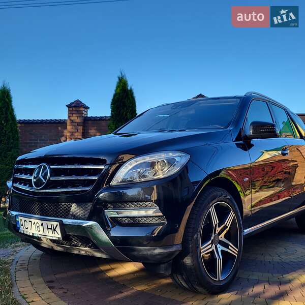 Внедорожник / Кроссовер Mercedes-Benz M-Class 2012 в Луцке