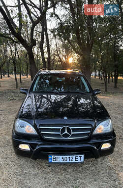 Позашляховик / Кросовер Mercedes-Benz M-Class 2003 в 
