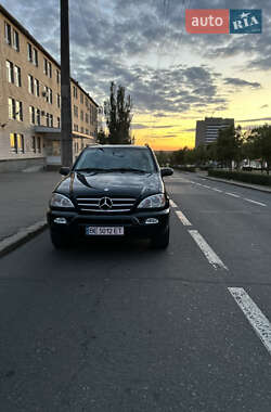 Позашляховик / Кросовер Mercedes-Benz M-Class 2003 в 