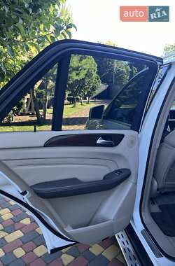 Внедорожник / Кроссовер Mercedes-Benz M-Class 2013 в 
