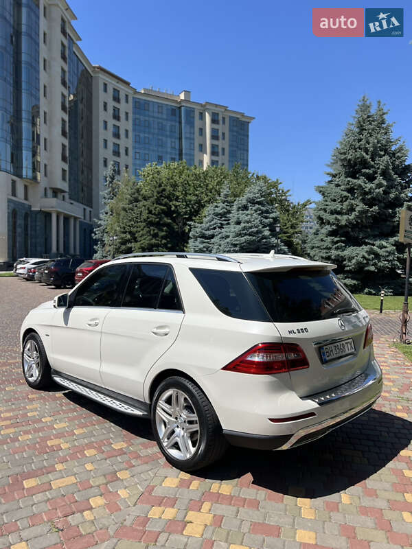 Внедорожник / Кроссовер Mercedes-Benz M-Class 2011 в Одессе
