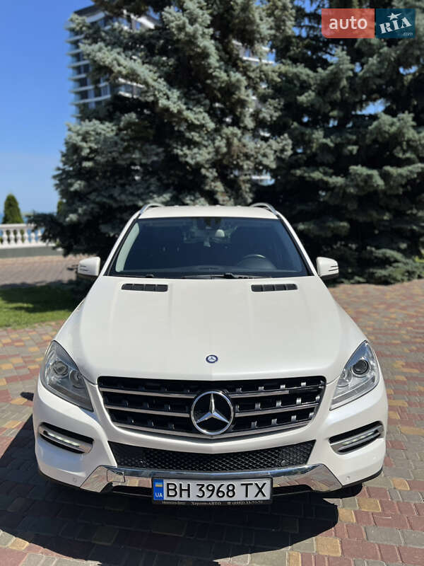 Внедорожник / Кроссовер Mercedes-Benz M-Class 2011 в Одессе
