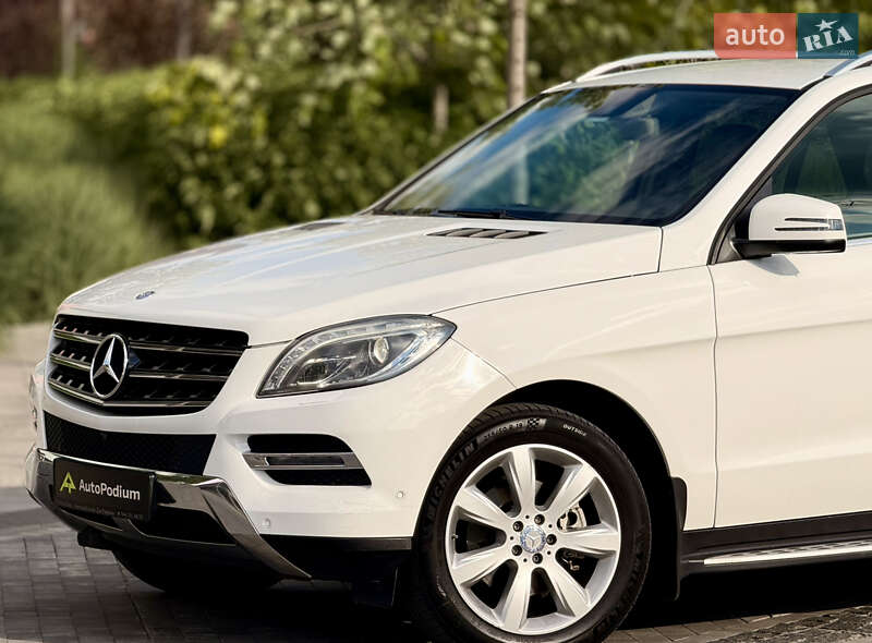 Внедорожник / Кроссовер Mercedes-Benz M-Class 2015 в Киеве