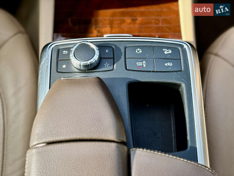 Внедорожник / Кроссовер Mercedes-Benz M-Class 2015 в Киеве