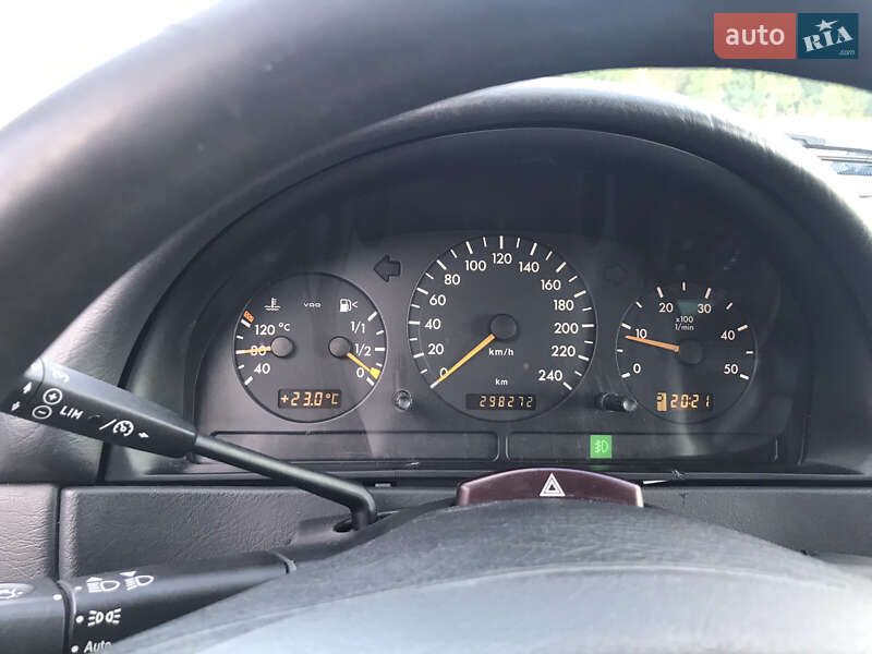 Внедорожник / Кроссовер Mercedes-Benz M-Class 2002 в Киеве