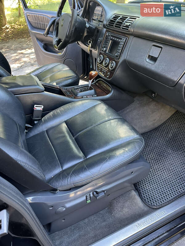 Внедорожник / Кроссовер Mercedes-Benz M-Class 2004 в Макарове