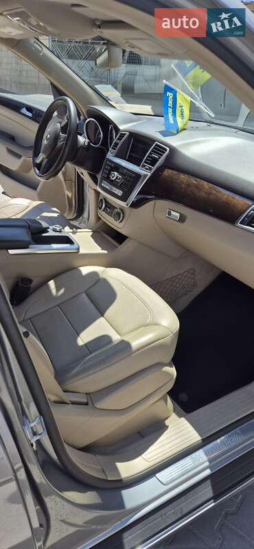 Позашляховик / Кросовер Mercedes-Benz M-Class 2014 в Івано-Франківську