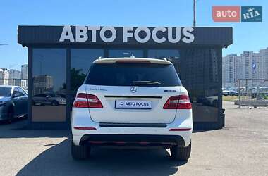 Позашляховик / Кросовер Mercedes-Benz M-Class 2014 в 