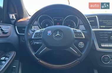 Позашляховик / Кросовер Mercedes-Benz M-Class 2014 в 
