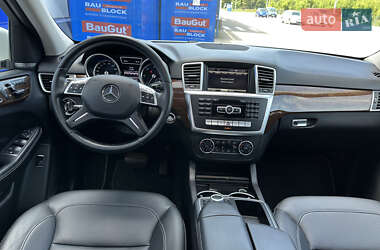 Внедорожник / Кроссовер Mercedes-Benz M-Class 2013 в 
