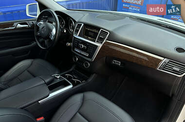 Внедорожник / Кроссовер Mercedes-Benz M-Class 2013 в 