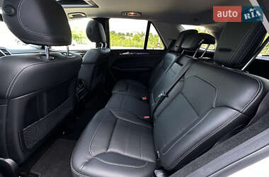 Внедорожник / Кроссовер Mercedes-Benz M-Class 2013 в 