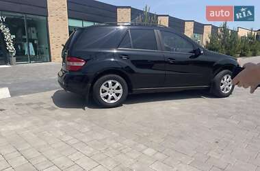 Внедорожник / Кроссовер Mercedes-Benz M-Class 2006 в 
