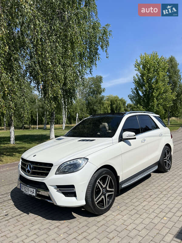 Позашляховик / Кросовер Mercedes-Benz M-Class 2012 в Рівному