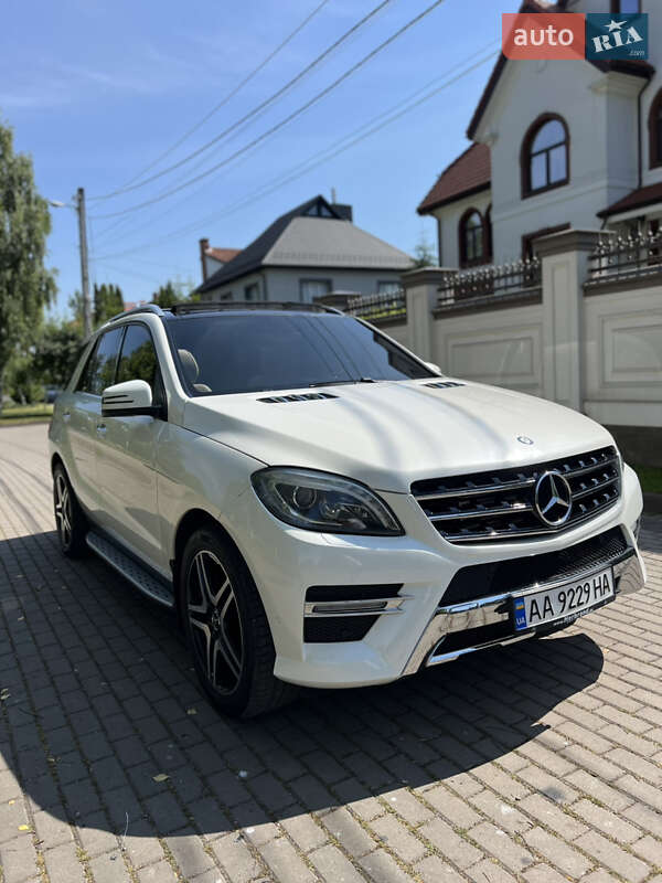 Позашляховик / Кросовер Mercedes-Benz M-Class 2012 в Рівному
