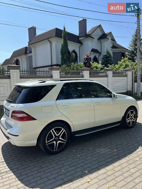 Позашляховик / Кросовер Mercedes-Benz M-Class 2012 в Рівному