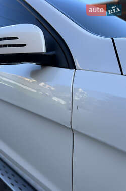 Внедорожник / Кроссовер Mercedes-Benz M-Class 2012 в 