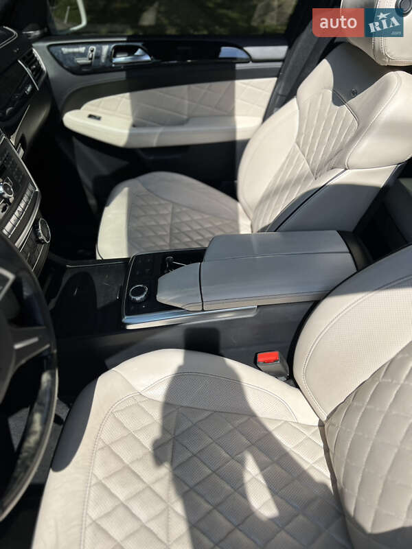 Позашляховик / Кросовер Mercedes-Benz M-Class 2012 в Рівному